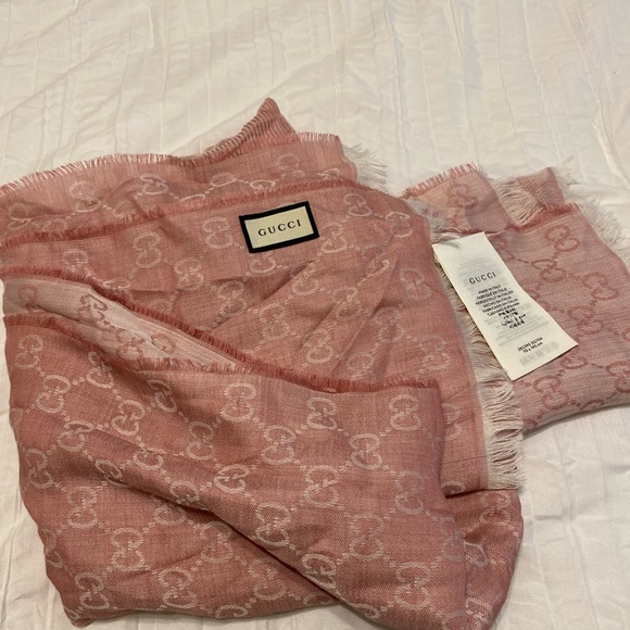 Gucci Pink Monogram Wool Fringed Square Scarf - Picture 5 of 7